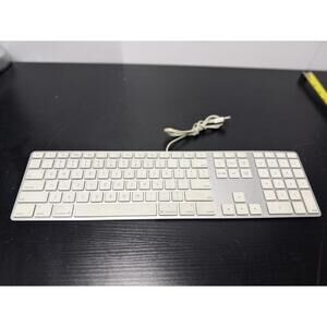 Apple 78-key Keyboard - USB wired, slim - A1242 - complete and working